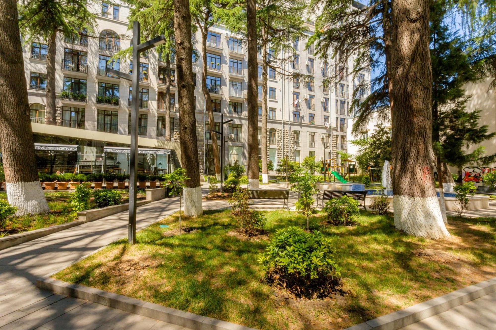 Апартаменты New Age Living Тбилиси Экстерьер фото